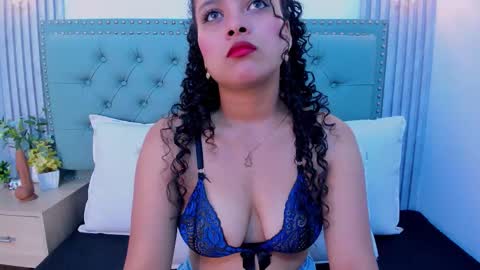 Valeria online show from December 1, 7:30 pm