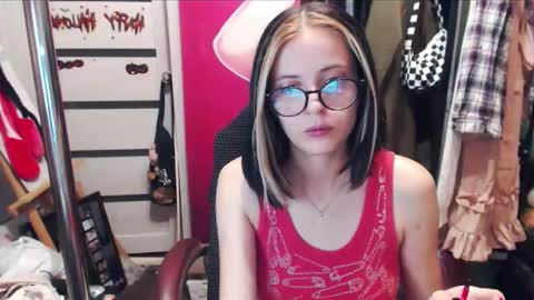 ValeriaXKiss online show from January 8, 4:33 pm