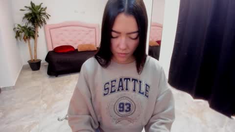 Snapshot of valerie_fox19 chatting on November 1, 2:19 pm Valerie fox online show from November 1, 2:19 pm