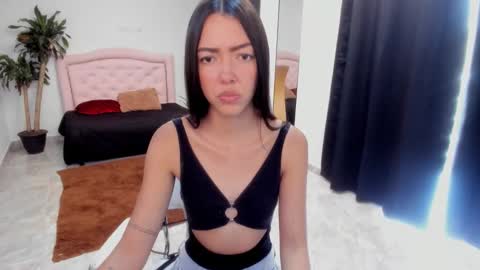 Snapshot of valerie_fox19 chatting on November 21, 2:38 pm Valerie fox online show from November 21, 2:38 pm