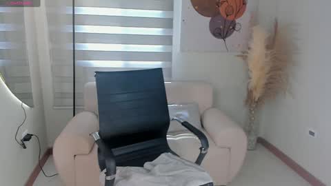 Snapshot of valerieaustin chatting on January 15, 5:05 pm call me Val online show from January 15, 5:05 pm