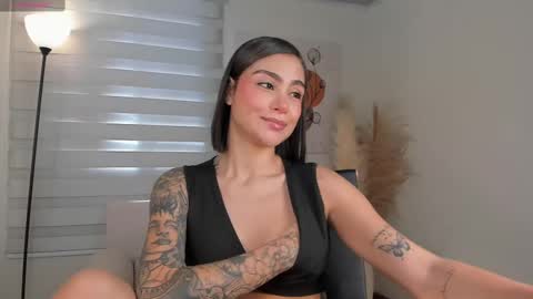 Snapshot of valerieaustin chatting on February 17, 5:32 pm call me Val online show from February 17, 5:32 pm