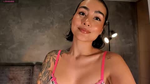 Snapshot of valerieaustin chatting on November 24, 2:55 am call me Val online show from November 24, 2:55 am