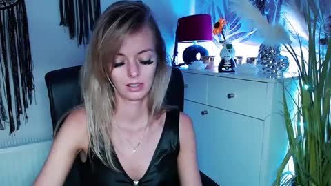 Valerie  online show from February 20, 5:51 pm