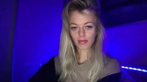 Valerie  online show from November 28, 9:56 am