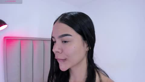 Snapshot of valery__nova chatting on October 17, 2:48 am Cris online show from October 17, 2:48 am