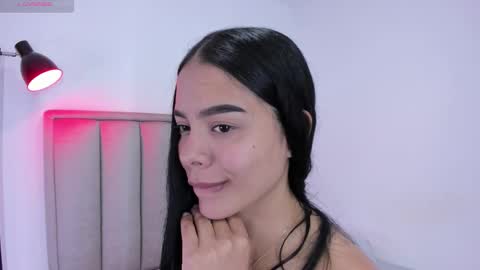 Snapshot of valery__nova chatting on November 8, 2:12 am Cris online show from November 8, 2:12 am