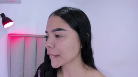 Snapshot of valery__nova chatting on November 9, 4:16 pm Cris online show from November 9, 4:16 pm