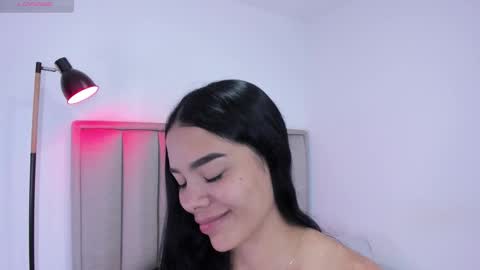 Snapshot of valery__nova chatting on November 20, 2:12 am Cris online show from November 20, 2:12 am