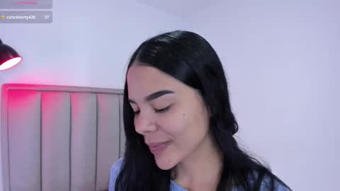 Snapshot of valery__nova chatting on November 22, 2:43 am Cris online show from November 22, 2:43 am