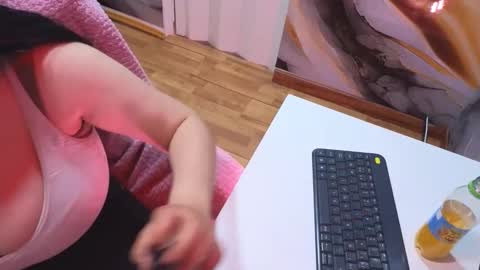 valery cute 18 online show from November 29, 7:28 pm