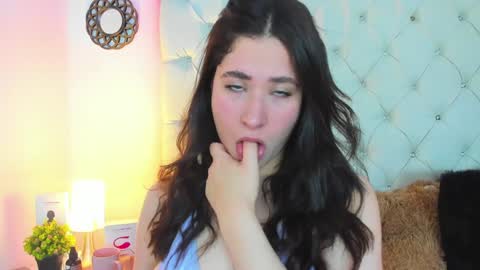 Snapshot of valeryfoxt chatting on December 13, 4:00 am valery online show from December 13, 4:00 am