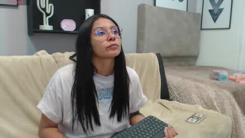 valevicious online show from February 19, 10:09 pm