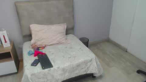 valevicious online show from October 17, 7:27 pm