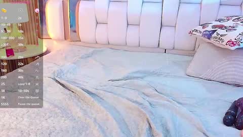 Valkiria moore  online show from February 26, 10:09 pm