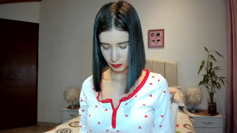 Macarena online show from December 7, 2:09 am