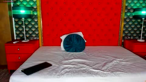 Valerie Val V online show from October 5, 7:45 pm