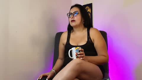 Vallery16 online show from November 19, 10:37 am