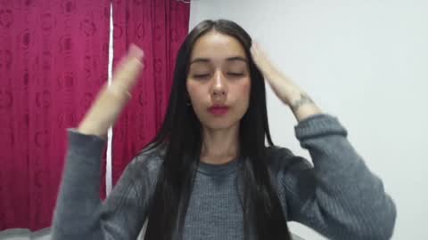 Snapshot of vallery_evanss chatting on December 28, 12:13 pm Taty independent account online show from December 28, 12:13 pm