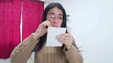 Snapshot of vallery_evanss chatting on February 11, 4:02 pm Taty independent account online show from February 11, 4:02 pm