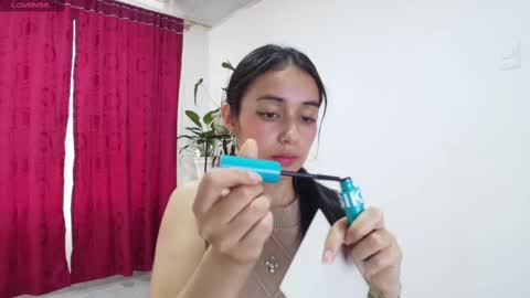 Snapshot of vallery_evanss chatting on February 12, 8:07 pm Taty independent account online show from February 12, 8:07 pm