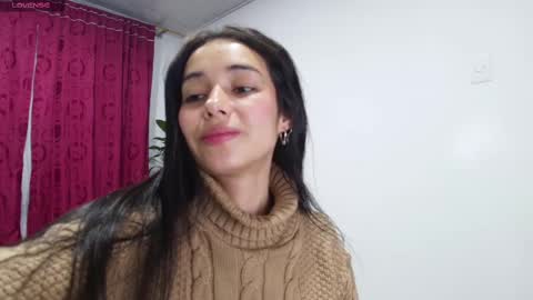 Snapshot of vallery_evanss chatting on February 13, 4:43 am Taty independent account online show from February 13, 4:43 am