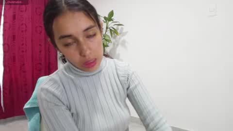 Snapshot of vallery_evanss chatting on February 26, 10:42 pm Taty independent account online show from February 26, 10:42 pm