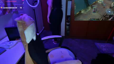 Im Violet online show from December 5, 1:03 am