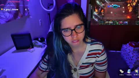 Im Violet online show from December 8, 6:54 am