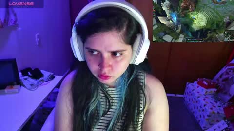 Im Violet online show from December 11, 5:21 am