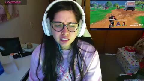 Im Violet online show from December 15, 10:37 pm