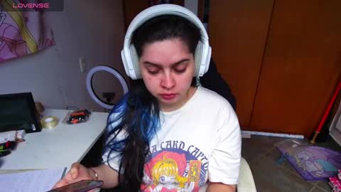 Im Violet online show from January 21, 8:00 pm