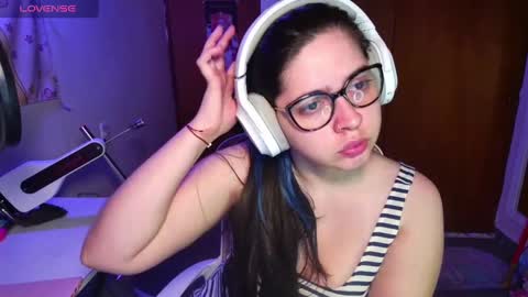 Im Violet online show from February 5, 9:25 am