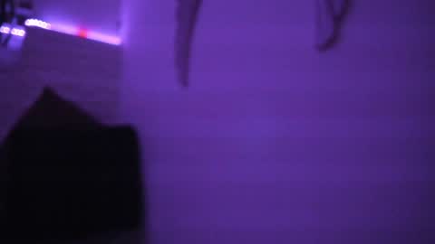 Vallolet Peach  online show from January 23, 11:15 am