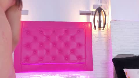 Vallolet Peach  online show from January 31, 2:39 pm