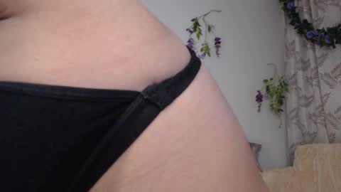 valquiria_sirgun online show from February 3, 9:30 am