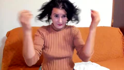 valentina online show from December 11, 11:30 am