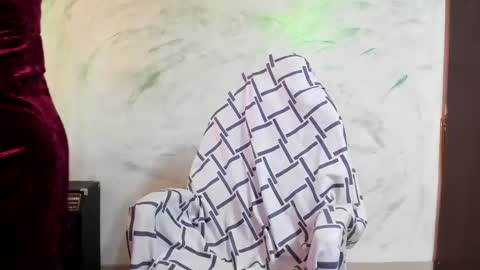 valentina online show from December 20, 11:00 am