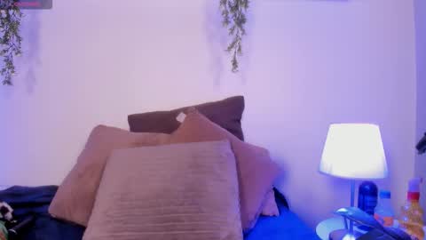 vamp  online show from November 24, 10:42 pm