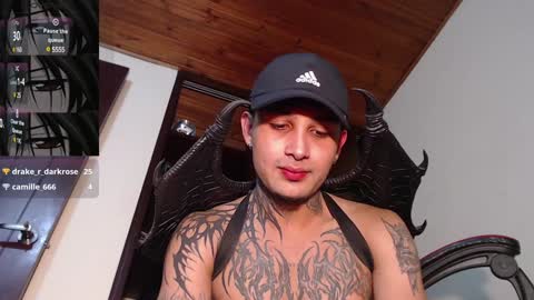 david guzman i model independenthelp me with a thumbs up online show from December 26, 1:07 am