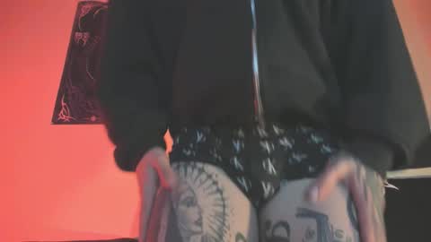 david guzman i model independenthelp me with a thumbs up online show from September 10, 1:05 am