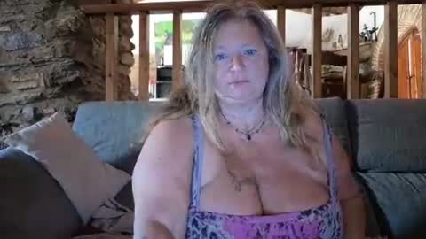 vampwoman online show from September 23, 1:03 pm