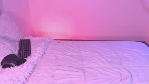 Snapshot of vampy__cinna chatting on January 8, 6:20 am Cinnamon online show from January 8, 6:20 am