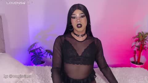 Snapshot of vampy__cinna chatting on March 1, 8:02 am Cinnamon online show from March 1, 8:02 am