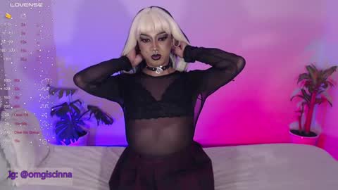 Snapshot of vampy__cinna chatting on March 10, 8:48 am Cinnamon online show from March 10, 8:48 am