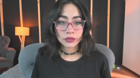 Snapshot of vampy_dolll chatting on December 16, 1:11 pm vampy_dolll online show from December 16, 1:11 pm