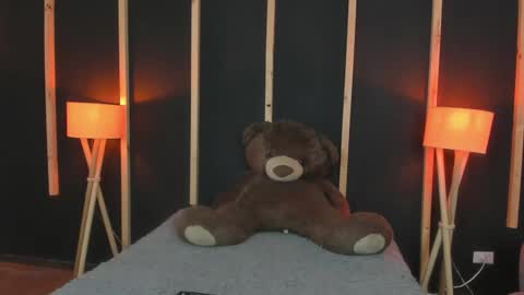 Snapshot of vampy_dolll chatting on January 5, 1:04 pm vampy_dolll online show from January 5, 1:04 pm