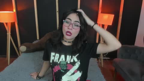 Snapshot of vampy_dolll chatting on January 6, 12:57 pm vampy_dolll online show from January 6, 12:57 pm