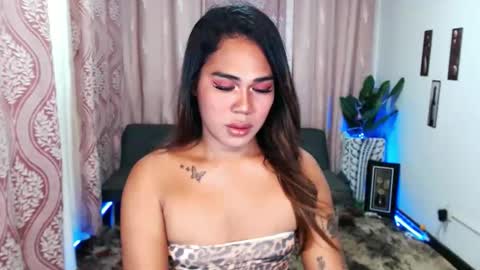 Snapshot of vampy_ebony_laxine chatting on September 14, 12:10 am vampy_ebony_laxine online show from September 14, 12:10 am