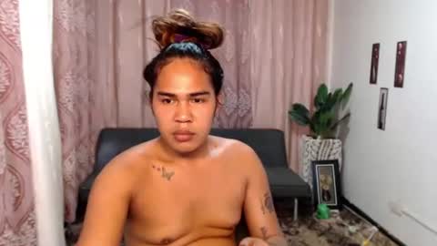 Snapshot of vampy_ebony_laxine chatting on September 25, 12:25 am vampy_ebony_laxine online show from September 25, 12:25 am